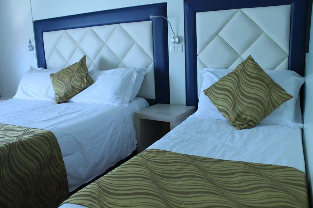 Hotel Gran Sasso & Spa Терамо Стая снимка